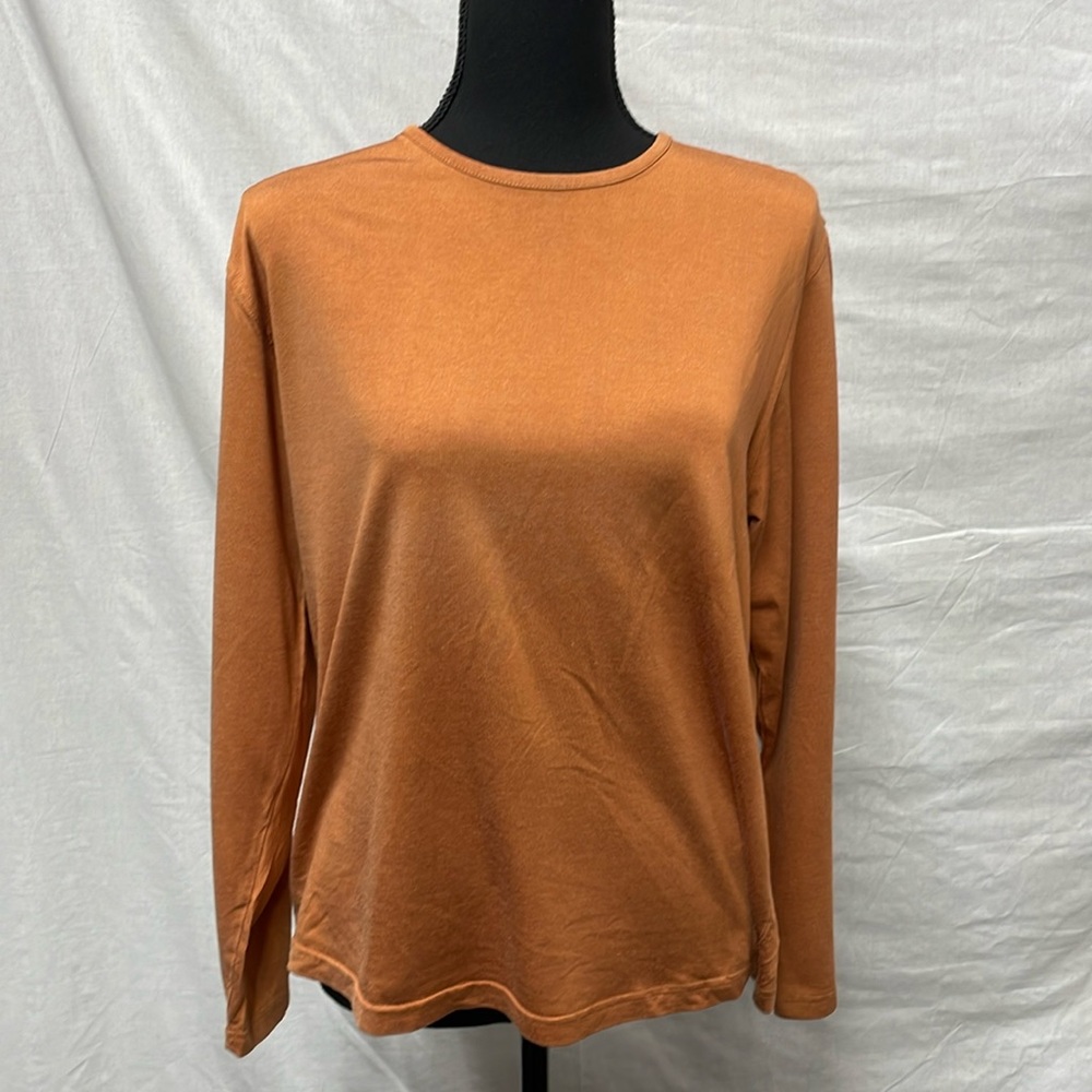 Don Rakow tee in burnt orange color, Size L, silk
